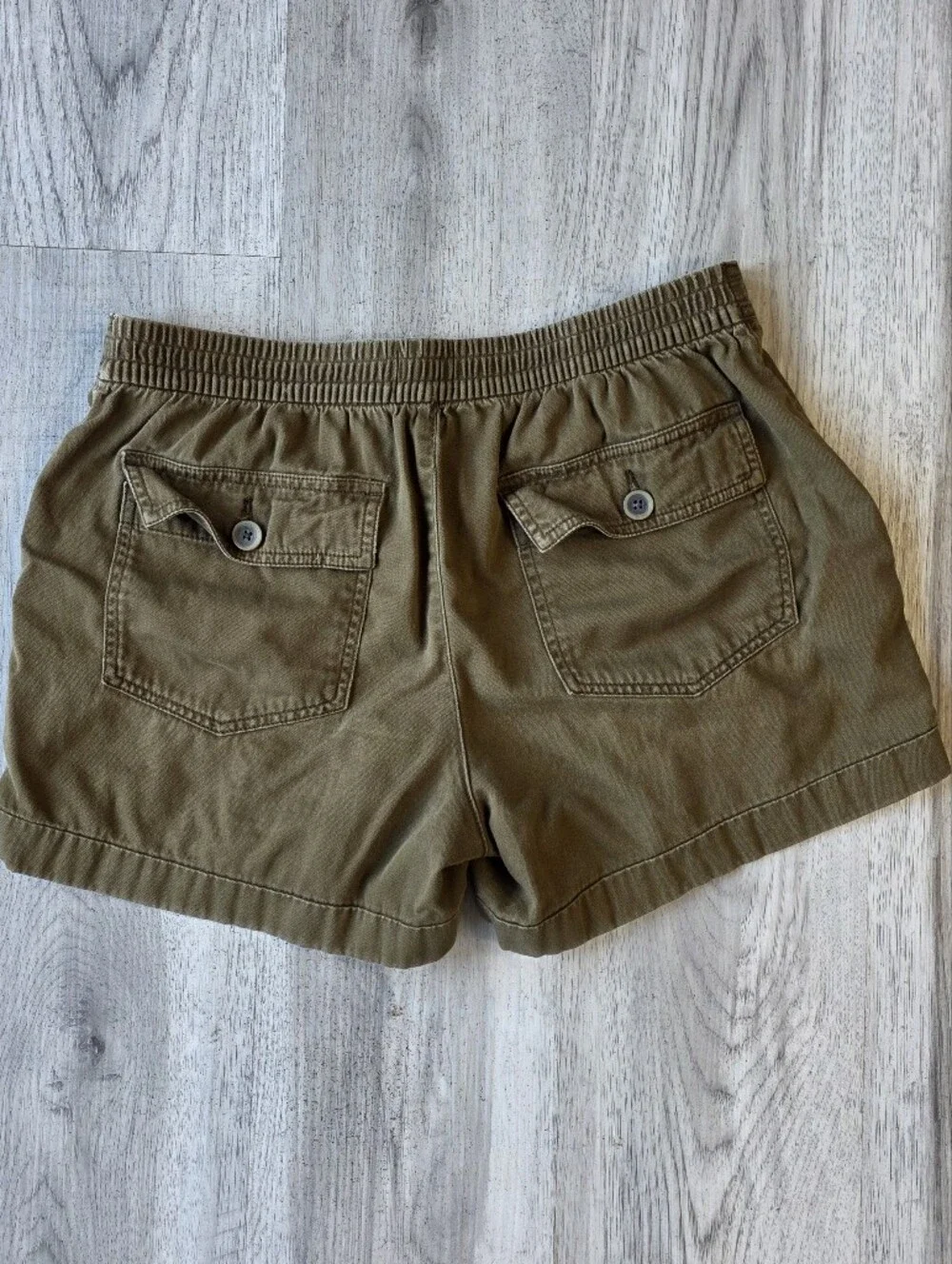 Old Navy Women’s 6 Olive Green Utility Shorts